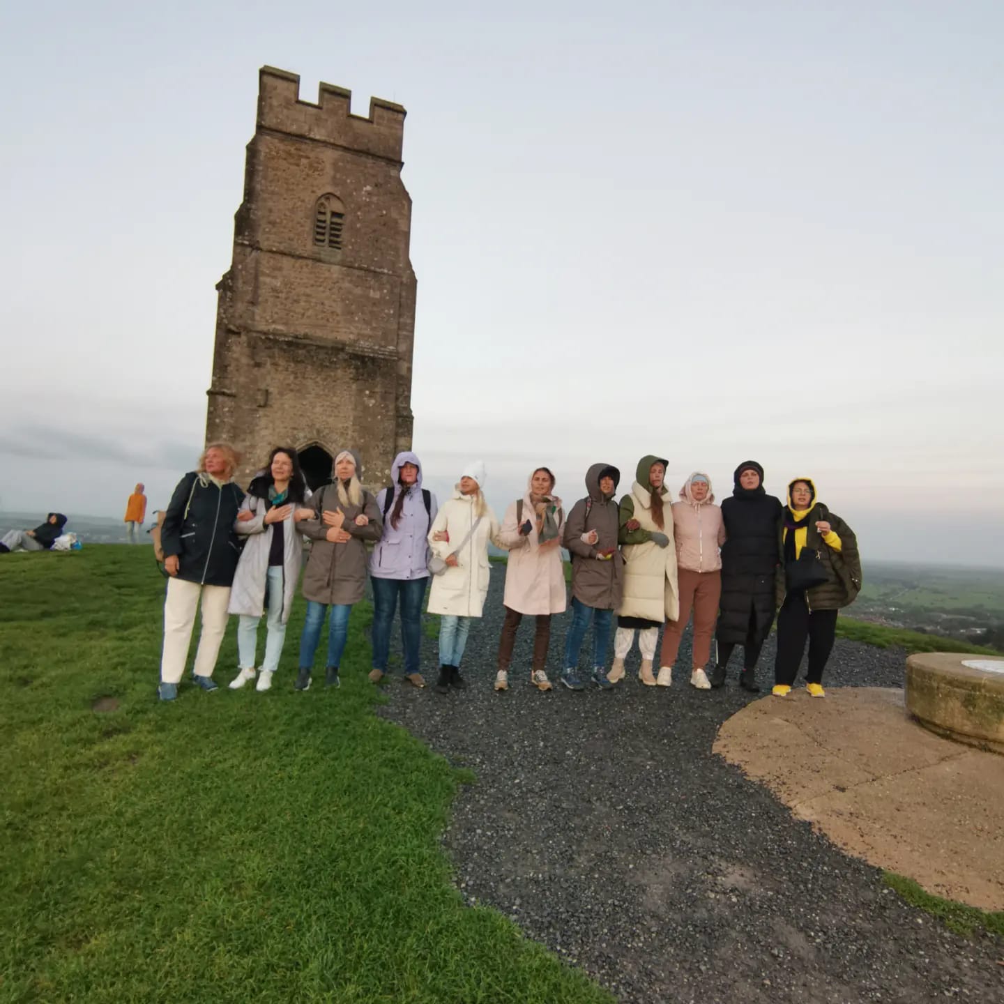 Eņğeļu skolas retrīts Zemes Sirdī Glastonbury